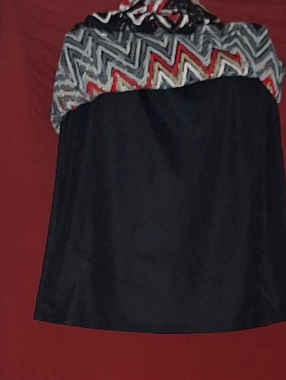 Zigzag Crochet Two-Piece Skirt Set in Black, Red, Cream & Gray - Picture 3 of 3
